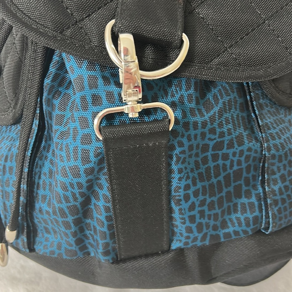 Black blue giraffe animal print quilted double strap backpack carry bag - Picture 3 of 11